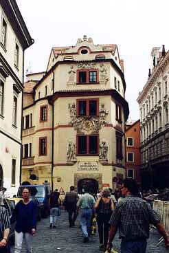 Dům U zlaté studně