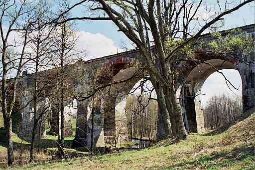 Wiadukt nad Bludzi�