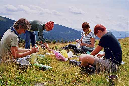 �niadanie na trawie