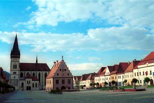 Rynek - ko�ci� farny �w. Idziego, ratusz i mieszcza�skie kamienice